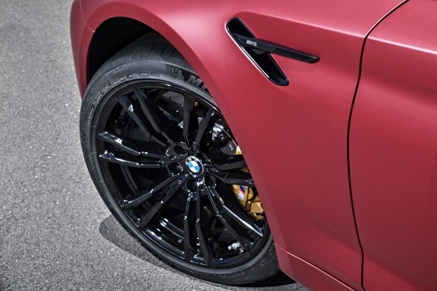 Колеса BMW M5 First Edition (F90) 2018 года  (WW) (фото 13 из 27)